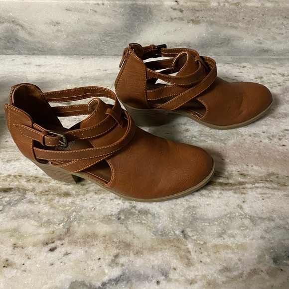 Faded Glory Boots, Sz 4 - Picture 2 of 4